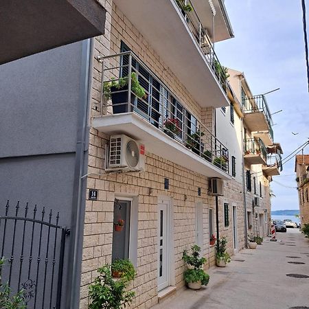 Studio Apartment Legcevic Каштела Екстер'єр фото
