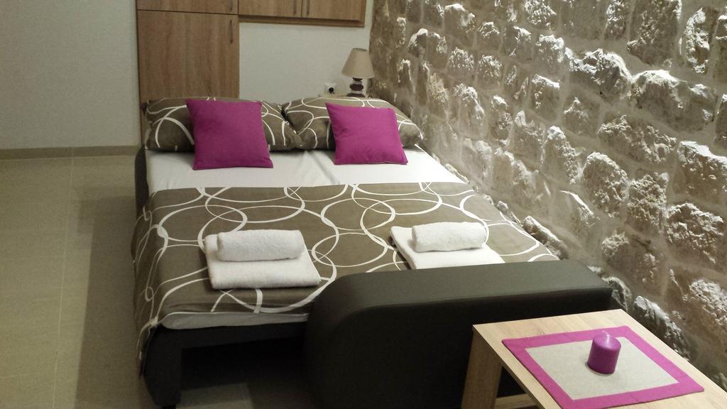 Studio Apartment Legcevic Каштела Номер фото
