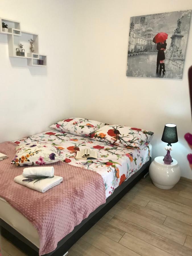Studio Apartment Legcevic Каштела Екстер'єр фото
