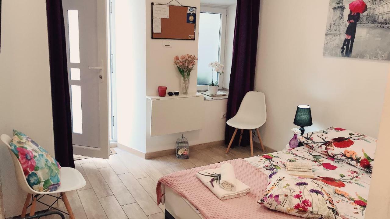 Studio Apartment Legcevic Каштела Екстер'єр фото