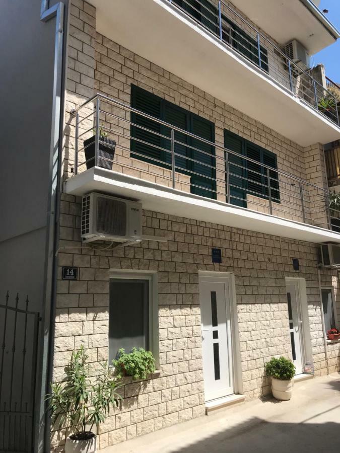 Studio Apartment Legcevic Каштела Екстер'єр фото