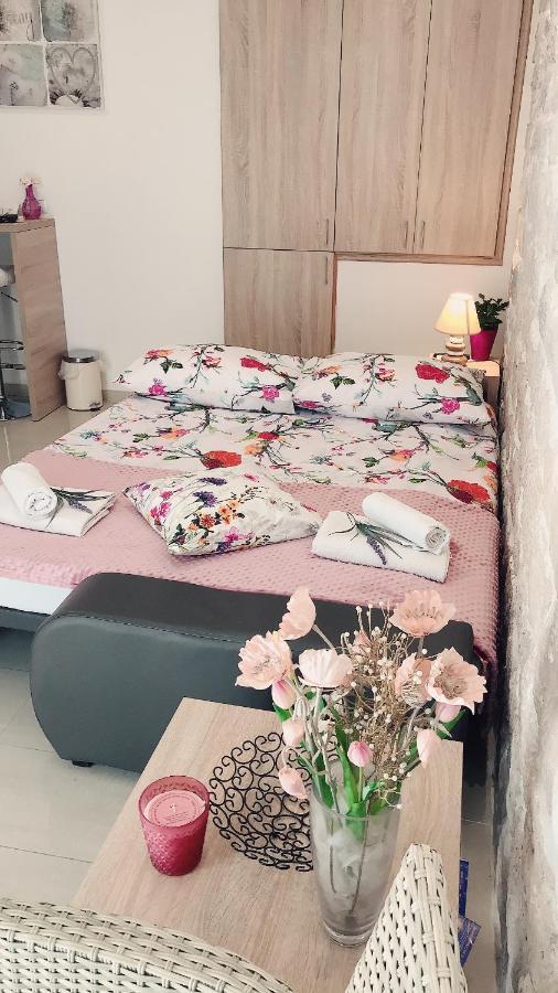 Studio Apartment Legcevic Каштела Екстер'єр фото
