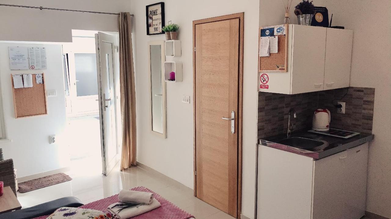 Studio Apartment Legcevic Каштела Екстер'єр фото